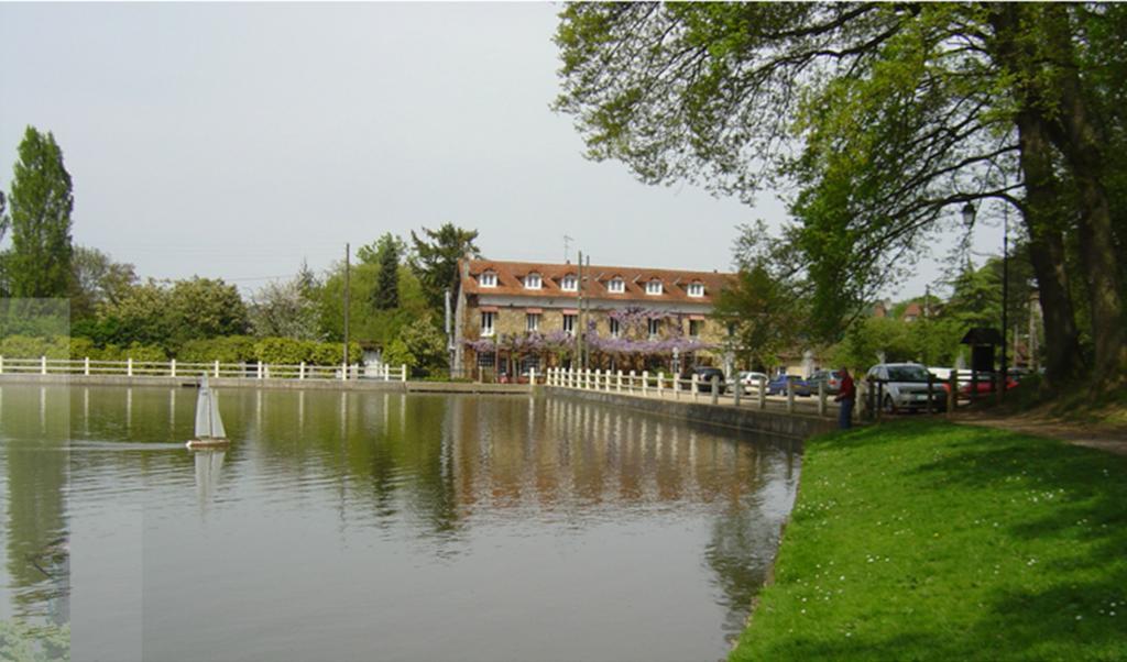 Au Bord Du Lac Hotel Saint-Rémy-lès-Chevreuse Екстериор снимка