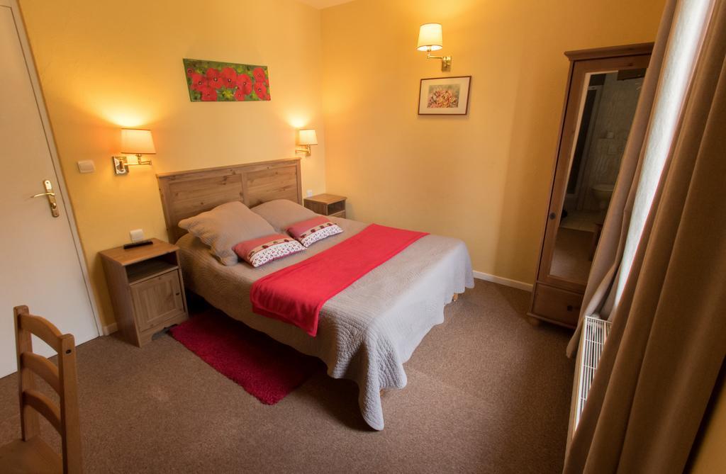 Au Bord Du Lac Hotel Saint-Rémy-lès-Chevreuse Екстериор снимка